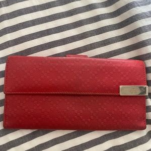 ❤️❤️❤️❤️EUC Gucci Red Snap Wallet